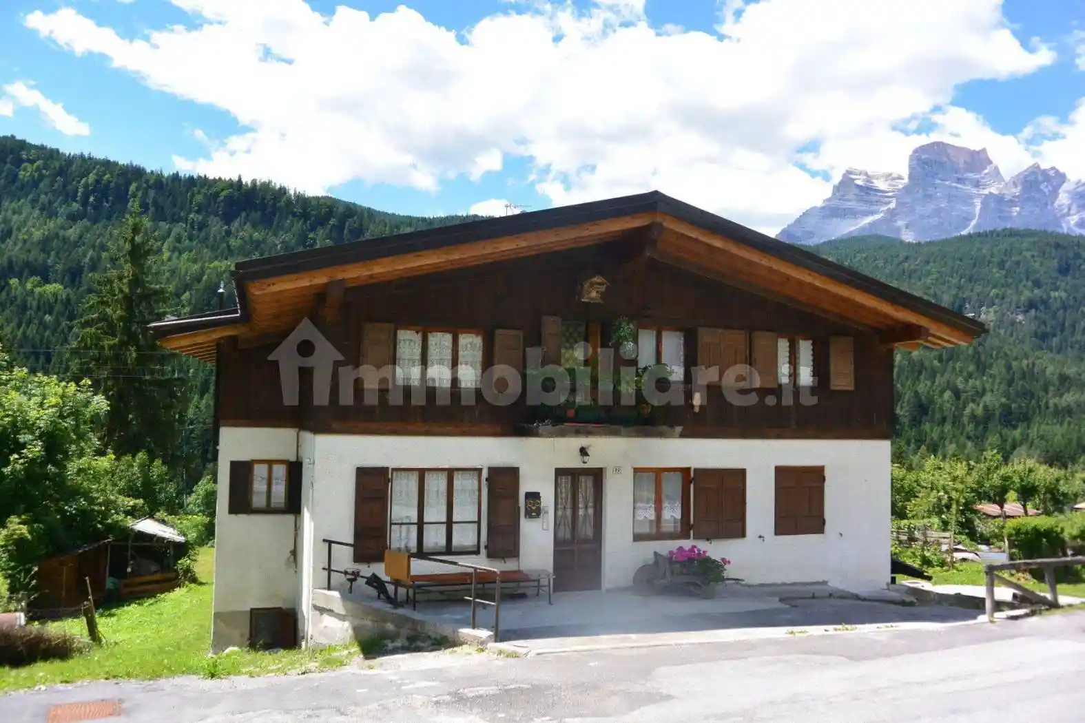 Palazzo - Edificio in vendita a Borca di Cadore