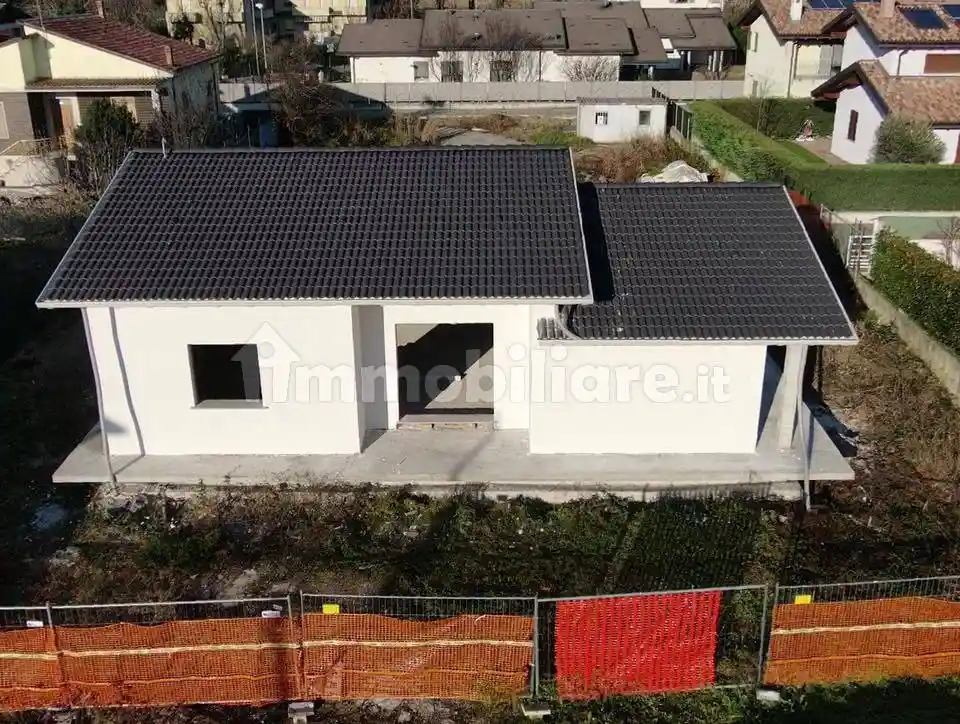 Villa in vendita a Podenzano