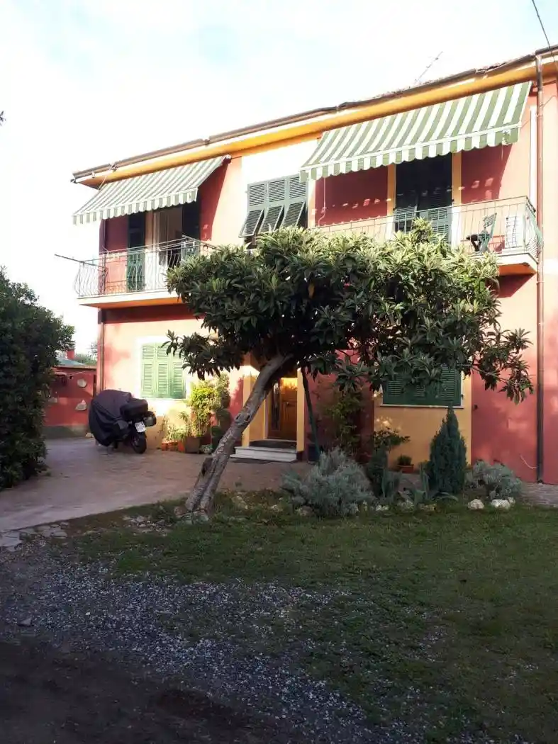 Villa in vendita a Sarzana