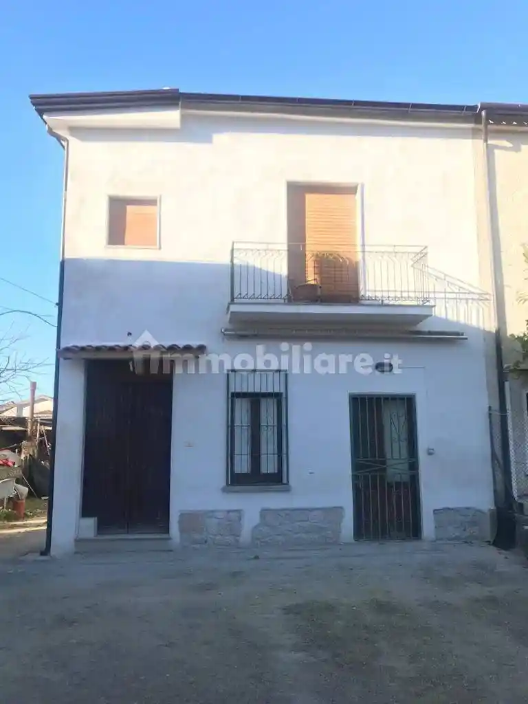 Casa indipendente in vendita a Baia e Latina