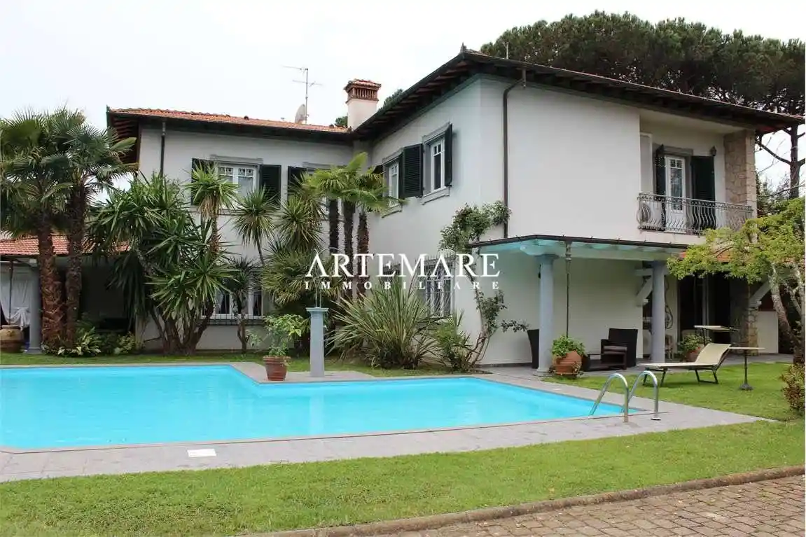 Villa in vendita a Forte dei Marmi