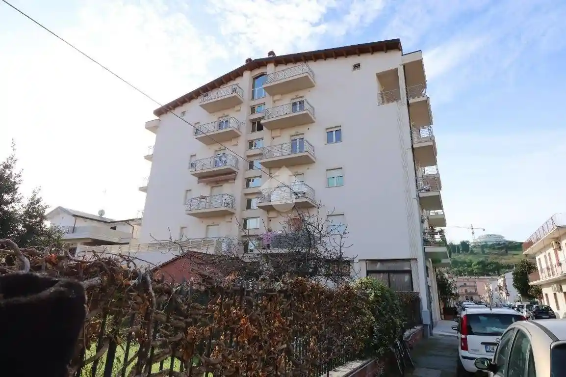 Trilocale via Pò 1, Centro, Roseto degli Abruzzi - foto 2