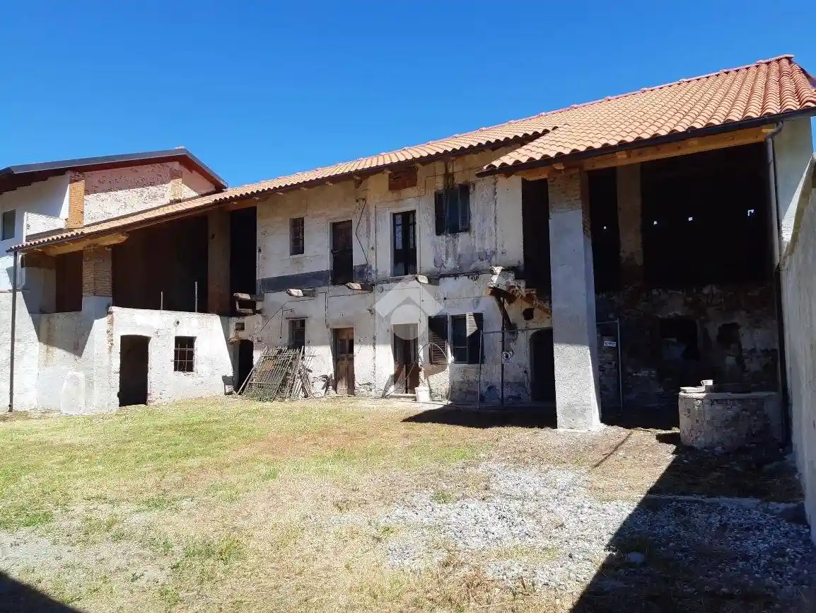 Rustico - Casale in vendita a Montalenghe