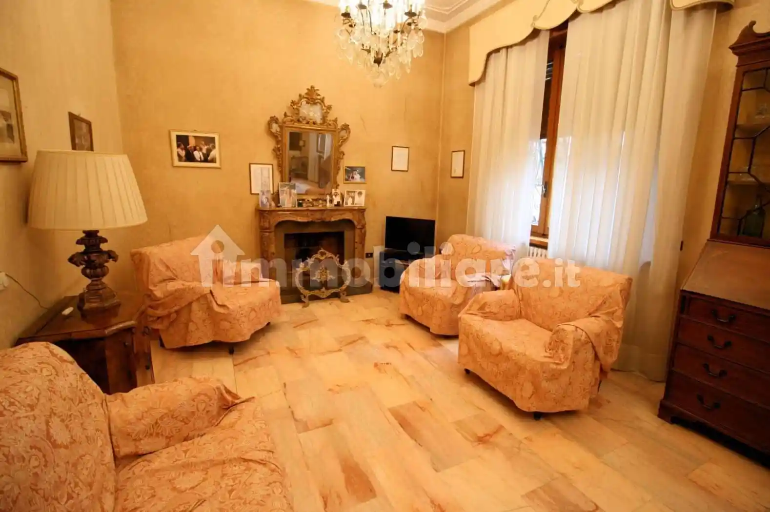 Villa in vendita a Montecatini-Terme