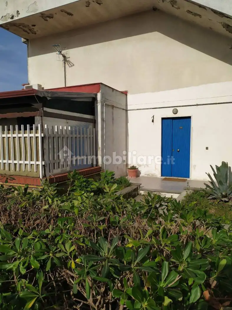 Appartamento in vendita a Castel Volturno