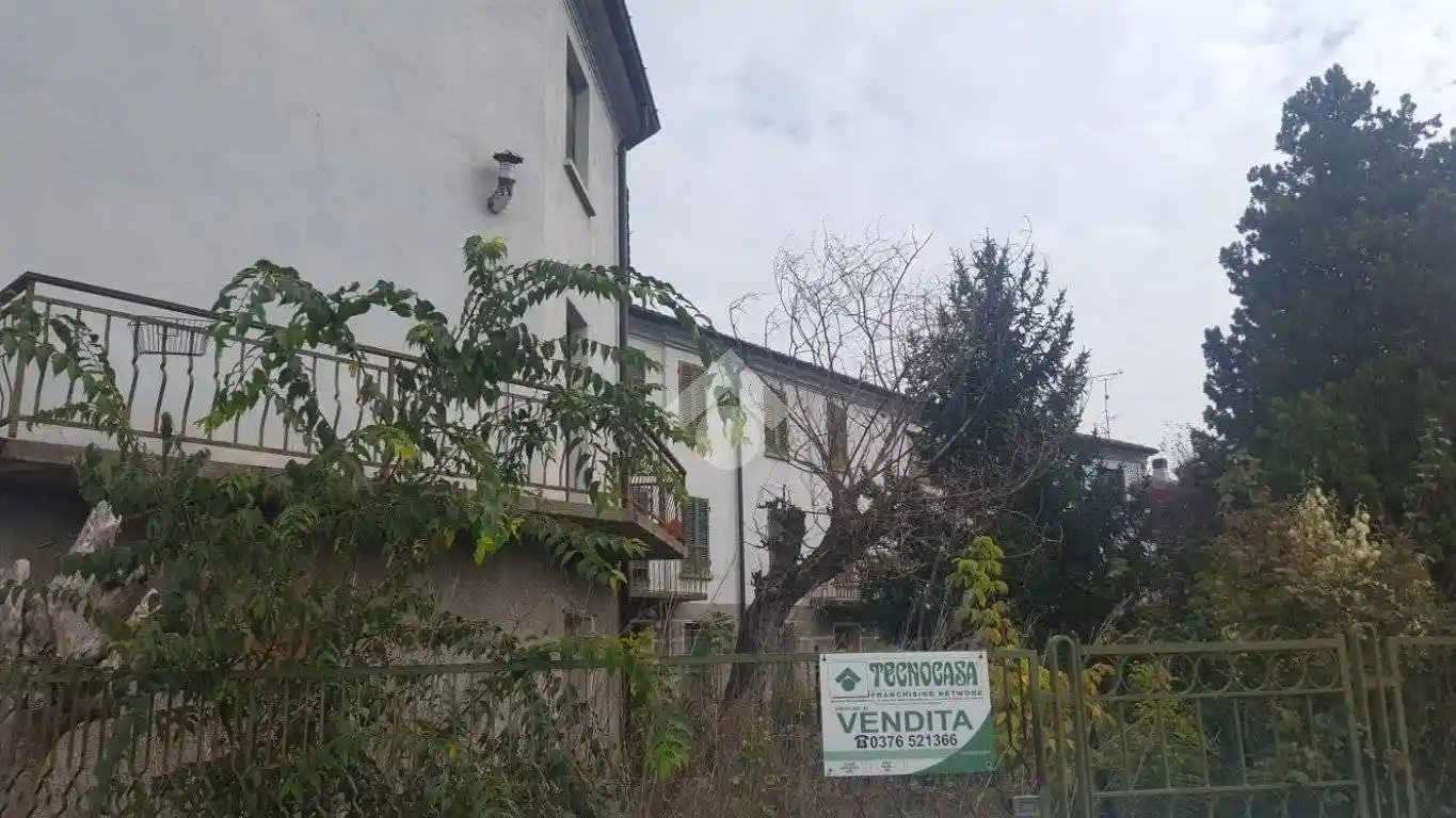 Palazzo - Edificio in vendita a Suzzara