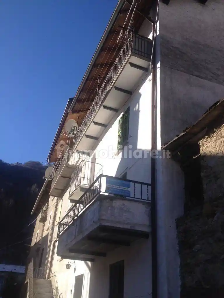 Casa indipendente in vendita a Gurro