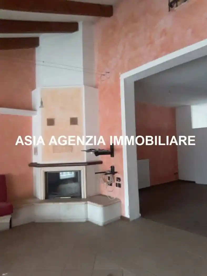 Casa indipendente in vendita a Borgo San Giacomo