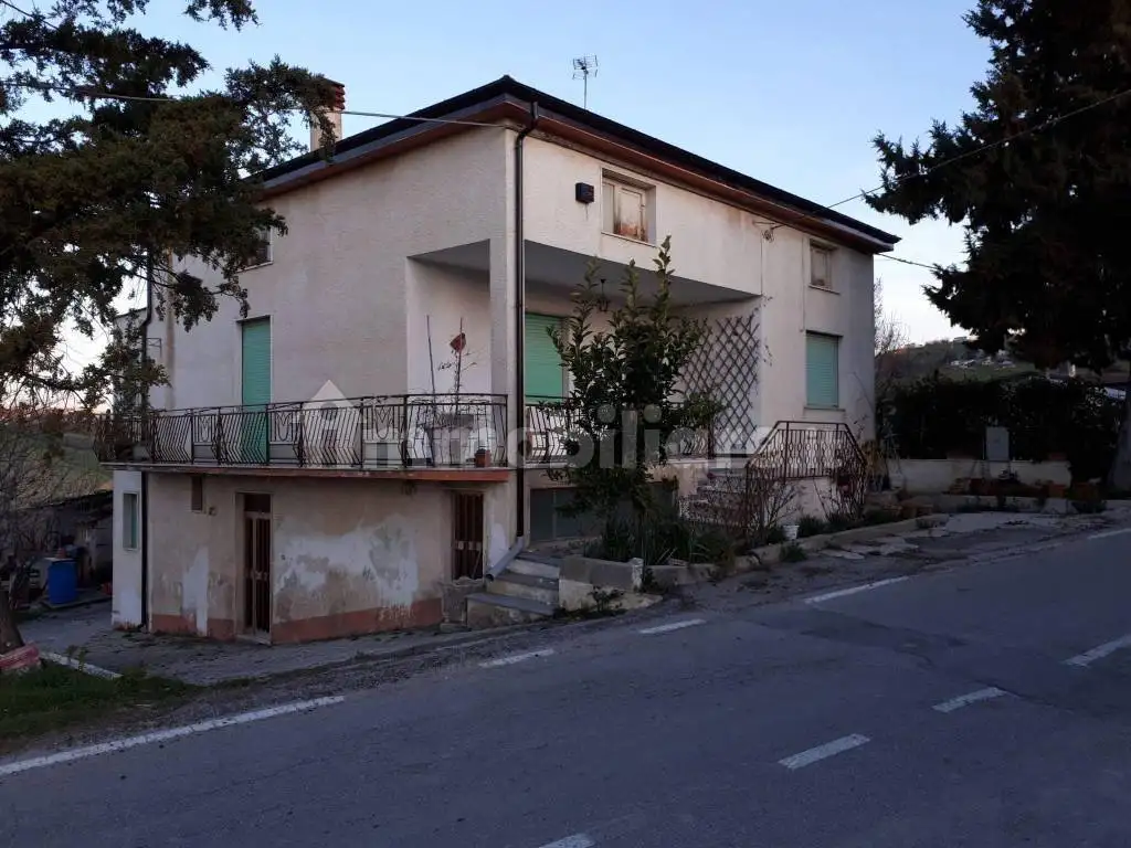 Rustico - Casale in vendita a Castel Frentano