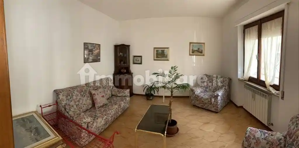 Palazzo - Edificio in vendita a Semproniano