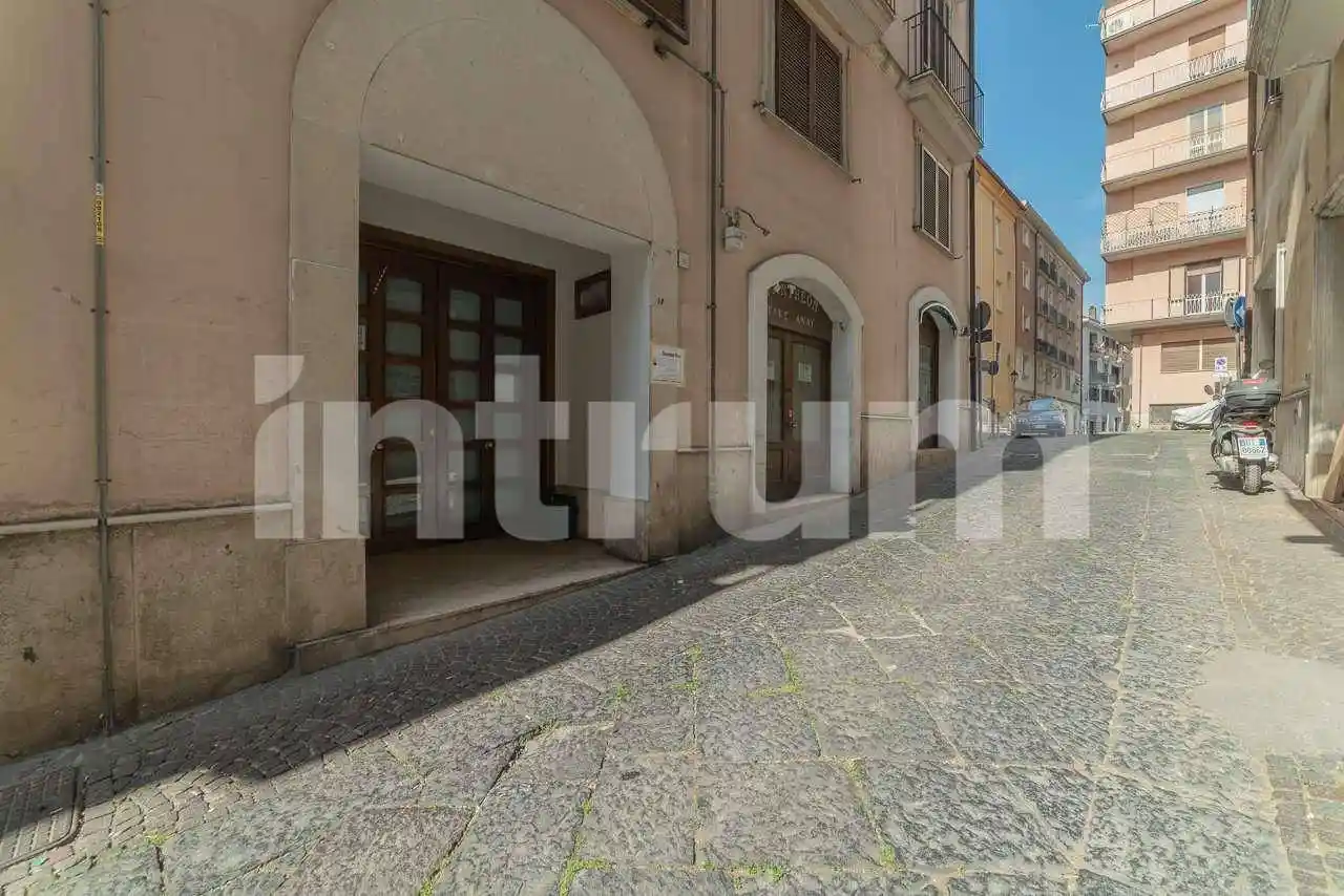 Trilocale via oblate 18, Centro Storico, Avellino - foto 3