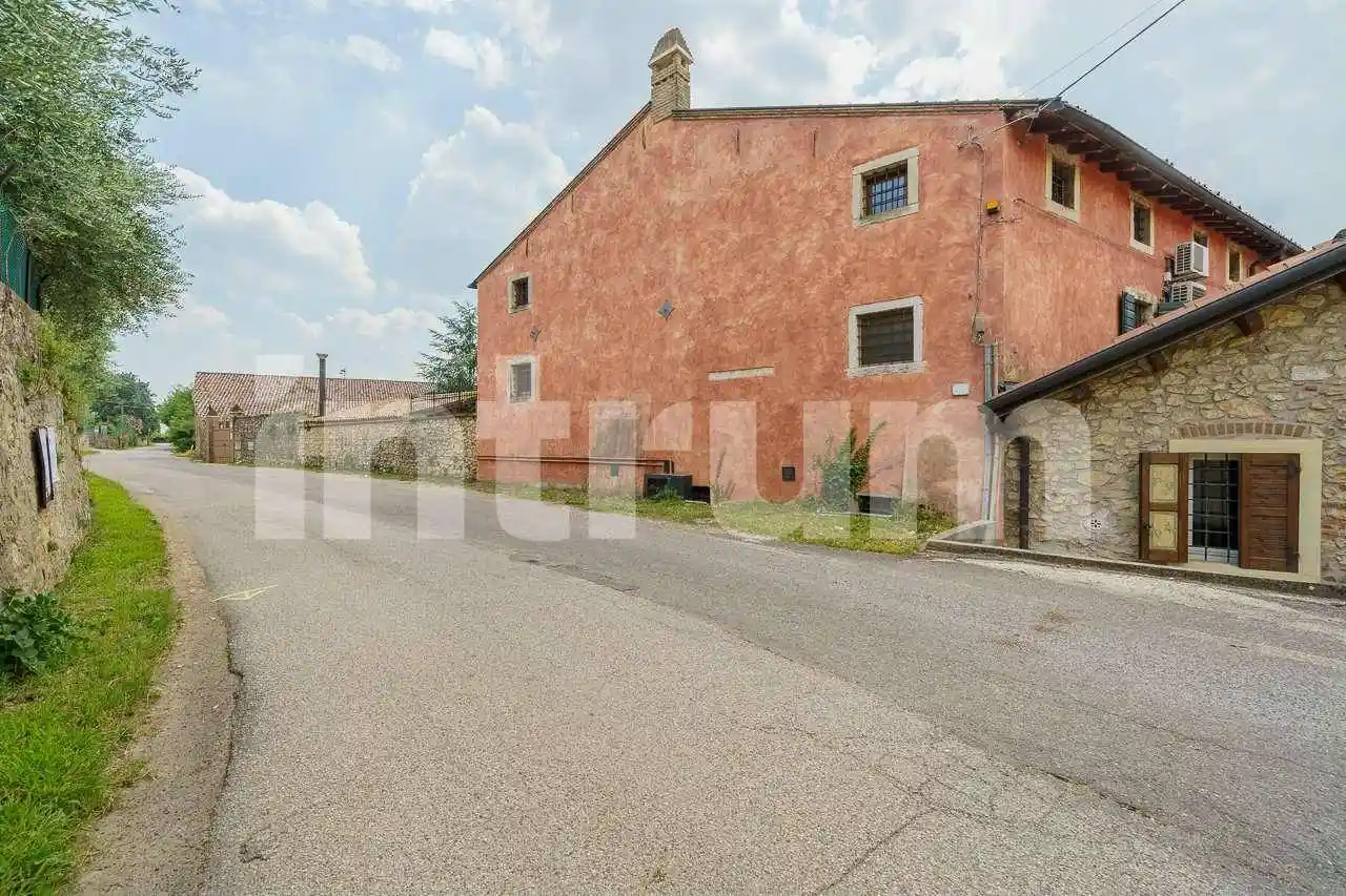 Appartamento in vendita a Colognola Ai Colli