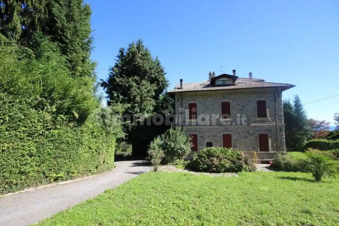 Appartamento in vendita a Gignese