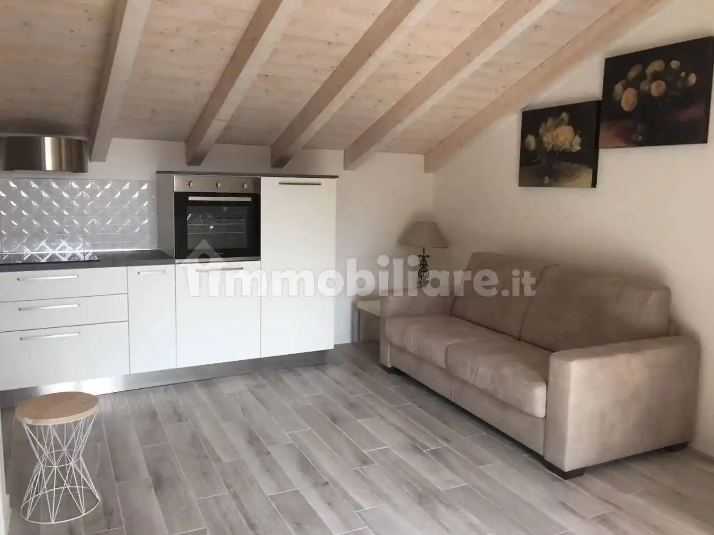 Appartamento in affitto a Gazzada Schianno