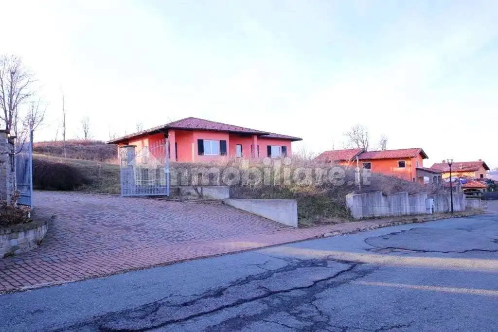 Villa in vendita a Trisobbio