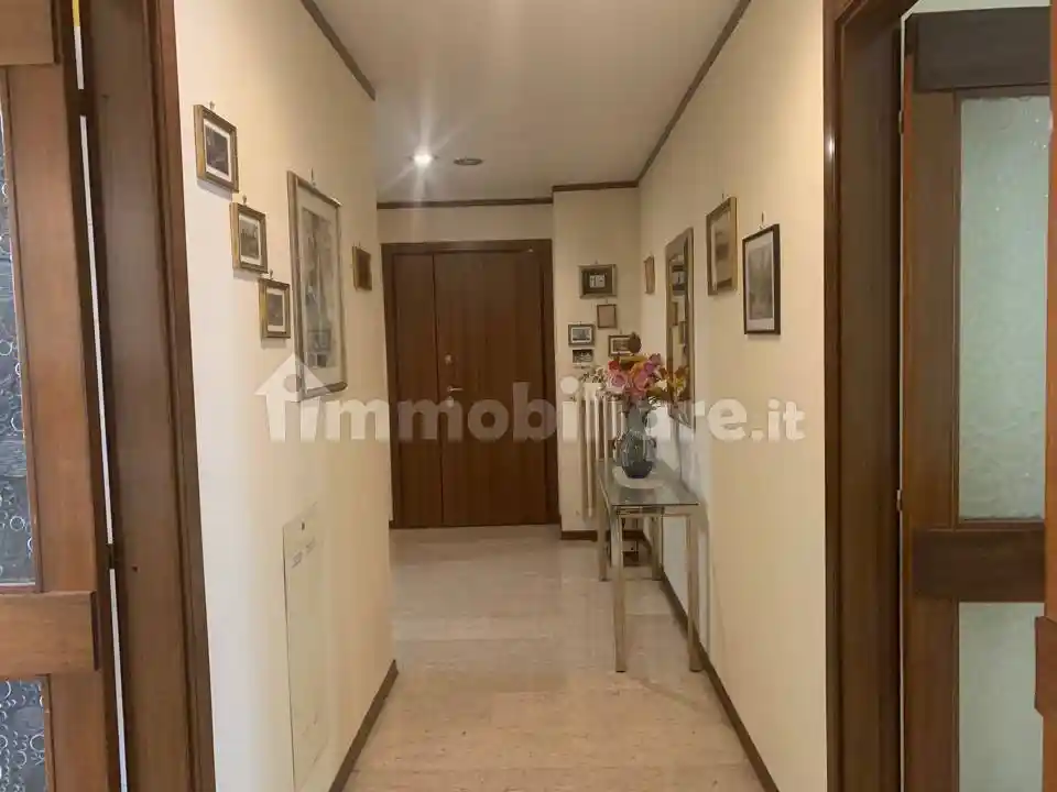 Quadrilocale via Pesaro 54, Via Venezia - Lungofiume Paolucci, Pescara - foto 2