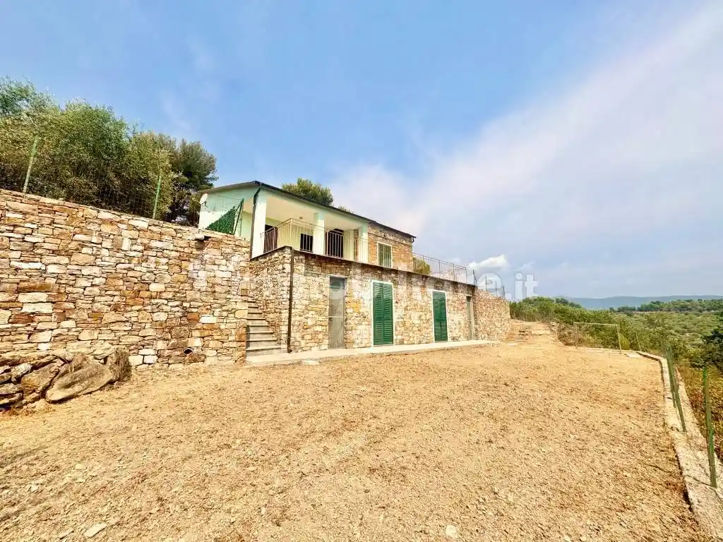 Villa in affitto a Imperia