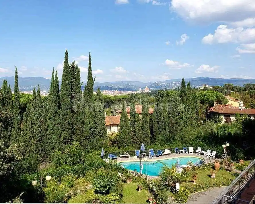 Palazzo - Edificio in vendita a Firenze