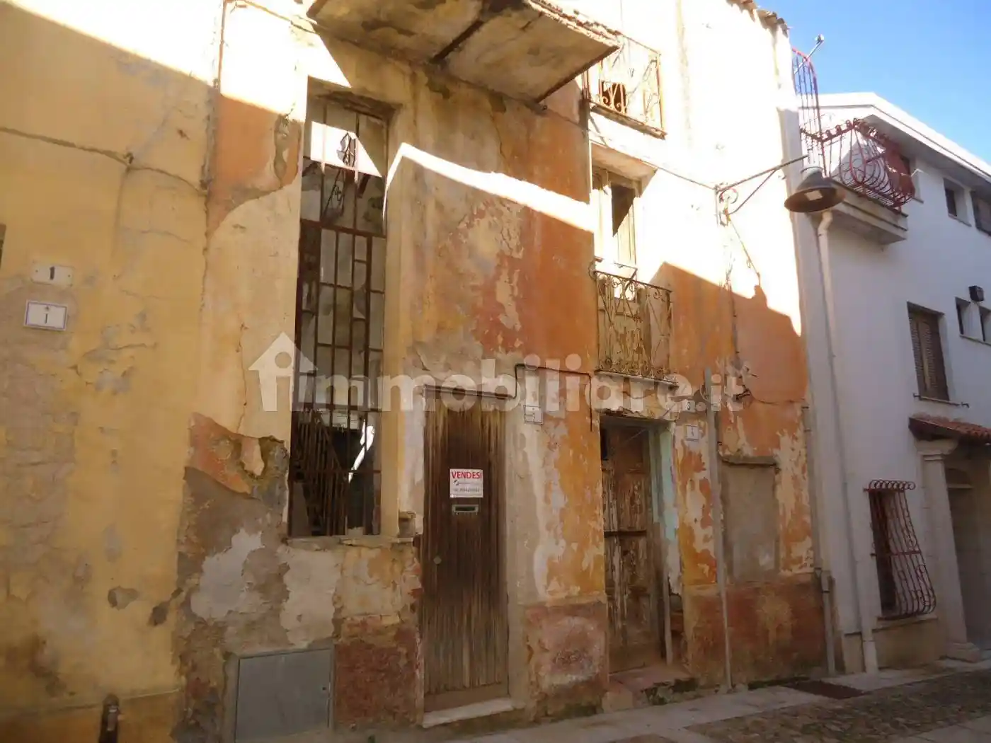 Palazzo - Edificio in vendita a Nuoro