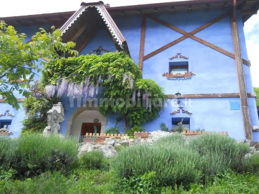 Palazzo - Edificio in vendita a Tolmezzo