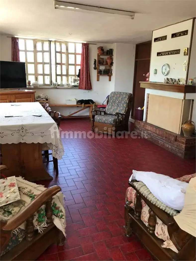 Palazzo - Edificio in vendita a Mondragone