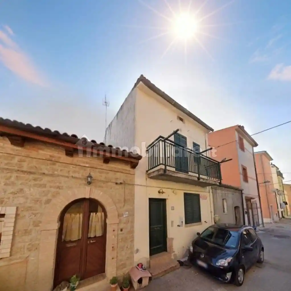 Palazzo - Edificio in vendita a Petacciato