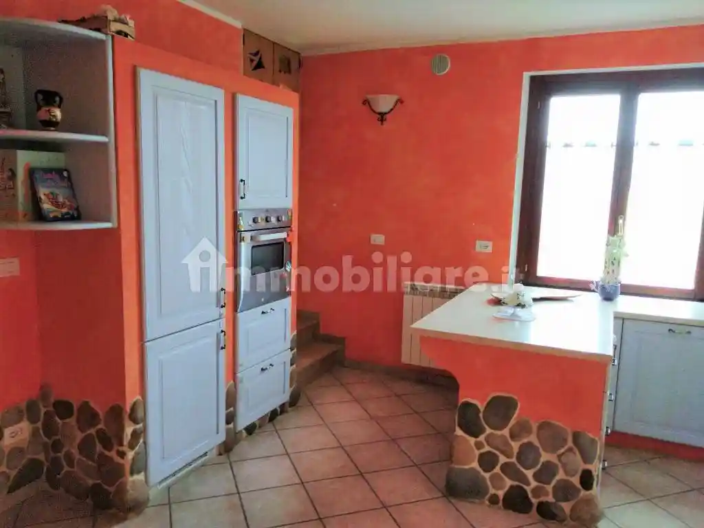 Appartamento in vendita a Bucine