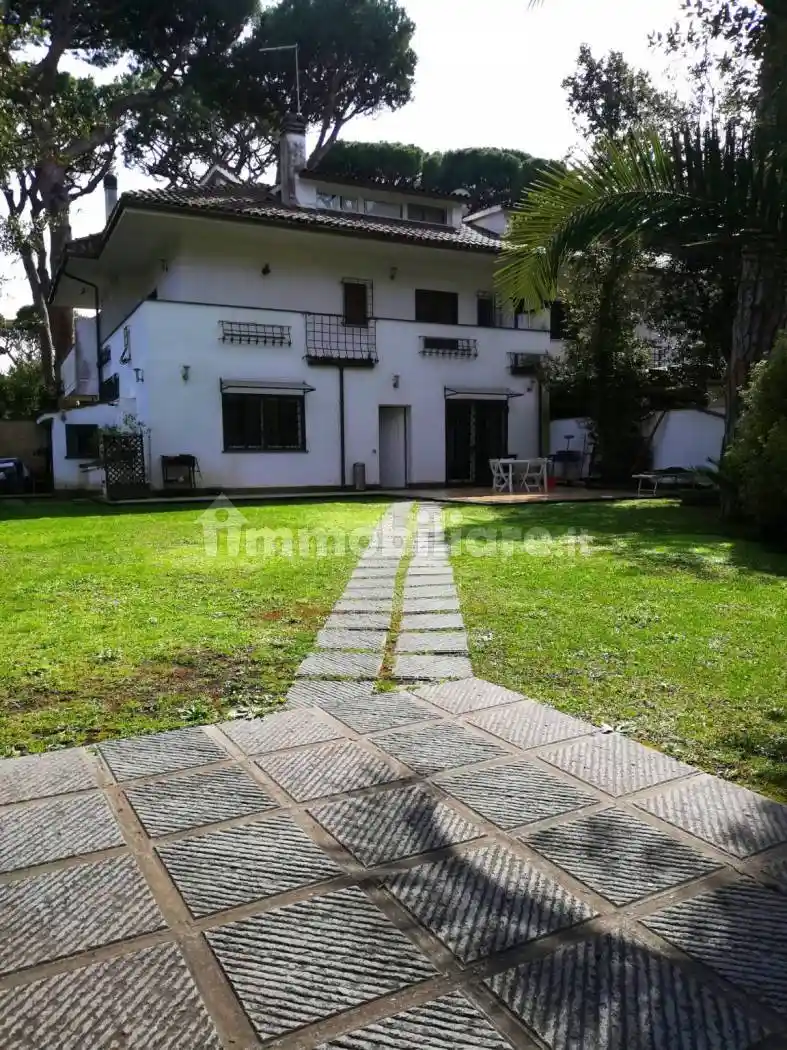Villa in affitto a Fiumicino