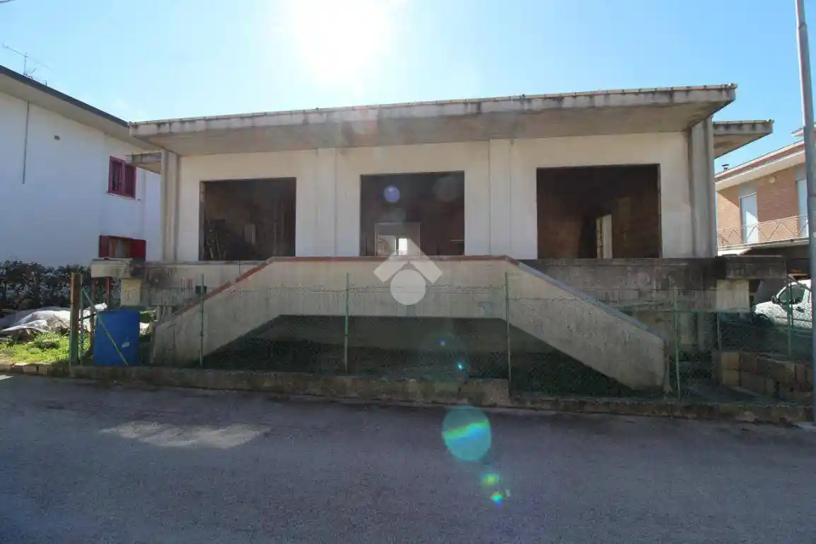 Villa unifamiliare via XXV Aprile, Centro, Mosciano Sant'Angelo - foto 3