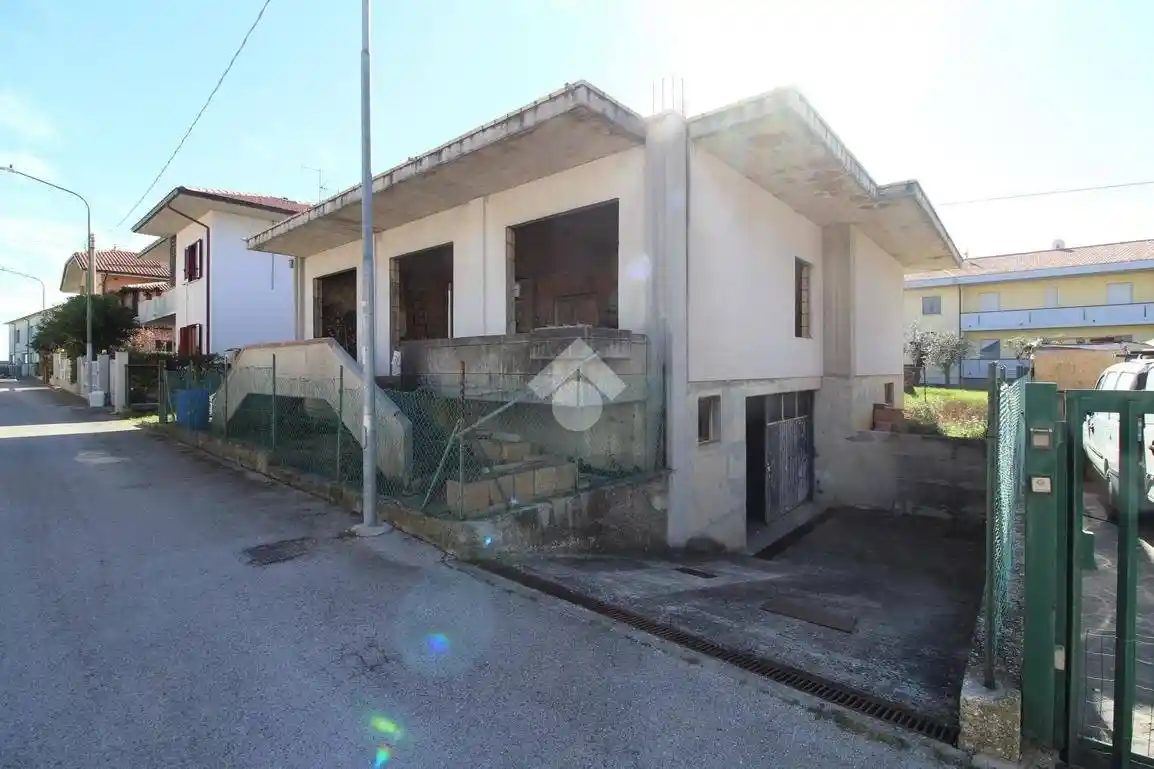 Villa unifamiliare via XXV Aprile, Centro, Mosciano Sant'Angelo - foto 4