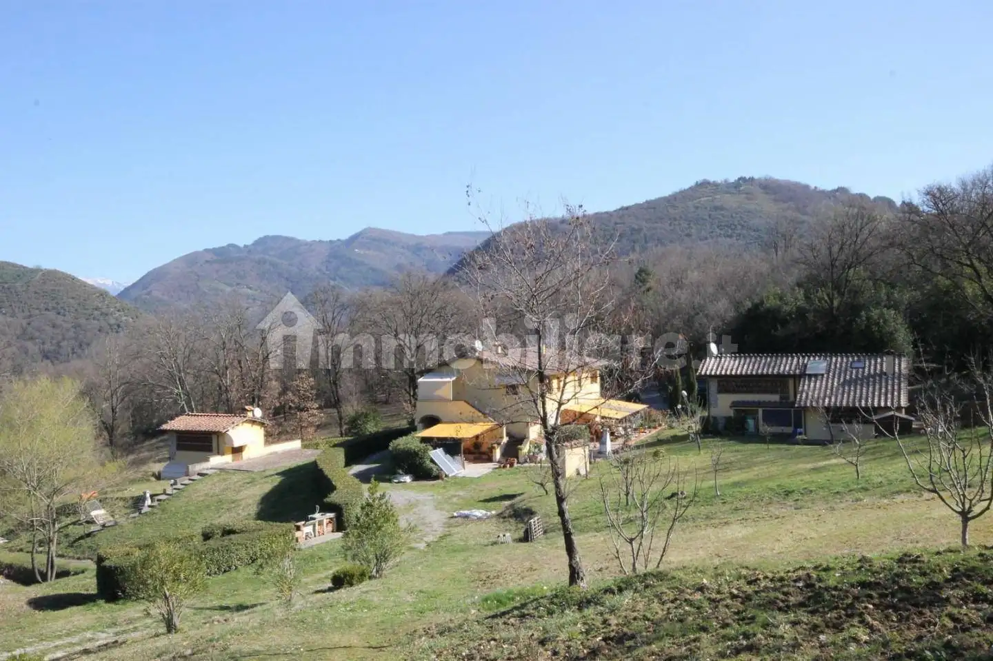 Rustico - Casale in vendita a Lucca