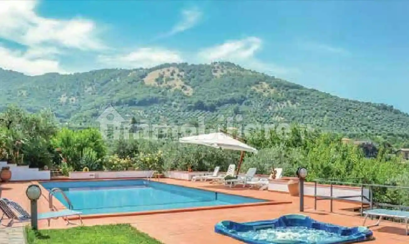 Villa in vendita a Rocca Massima