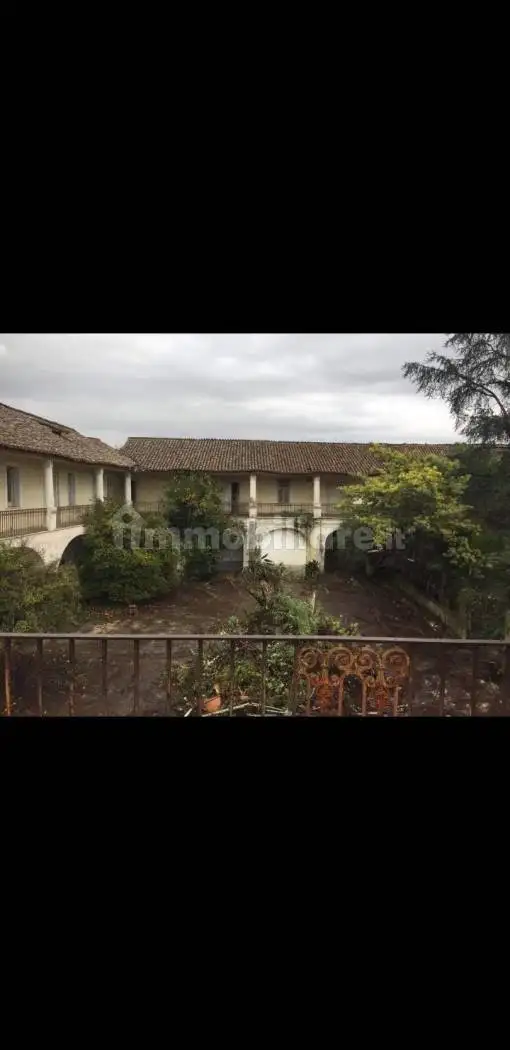 Palazzo - Edificio in vendita a Casal di Principe