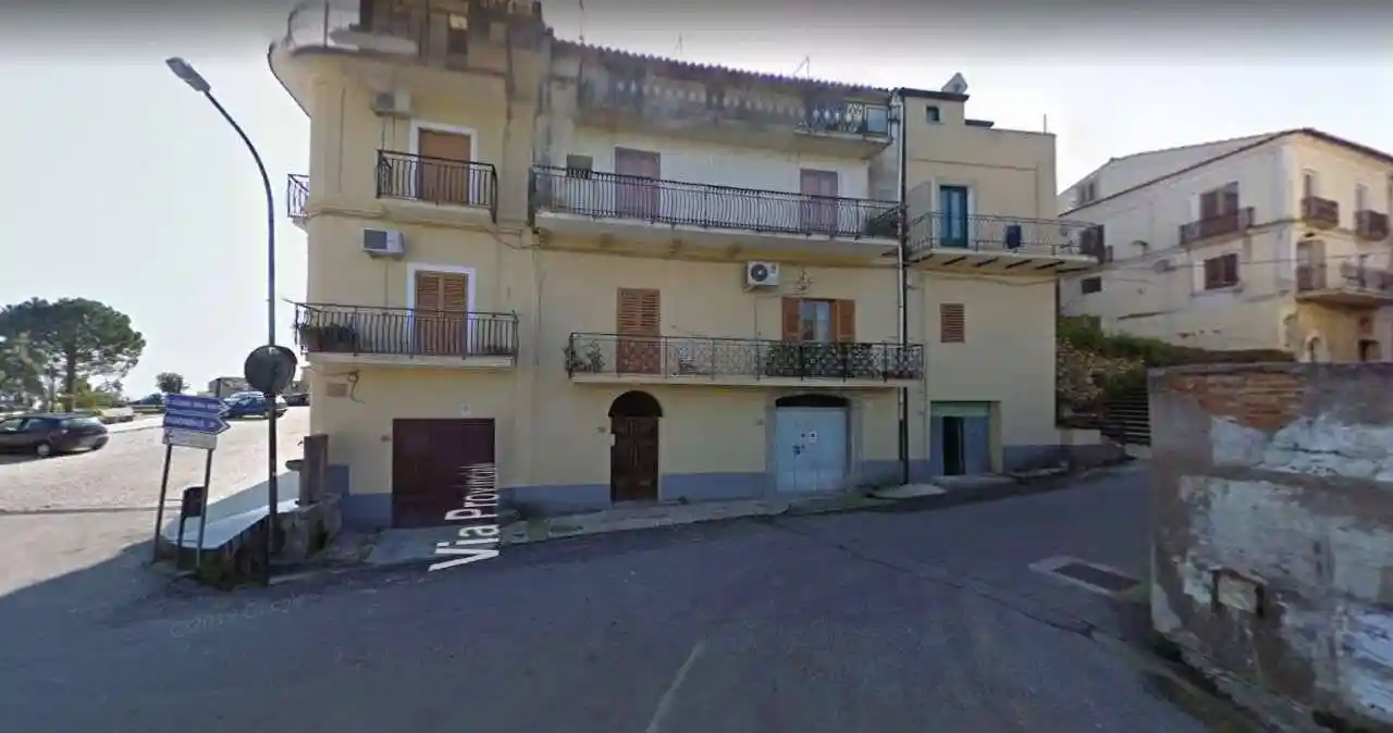 Trilocale corso Umberto I° 104, Centro, Badolato - foto 2