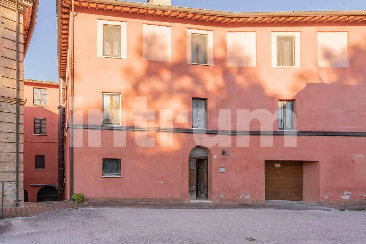 Palazzo - Edificio in vendita a Matelica