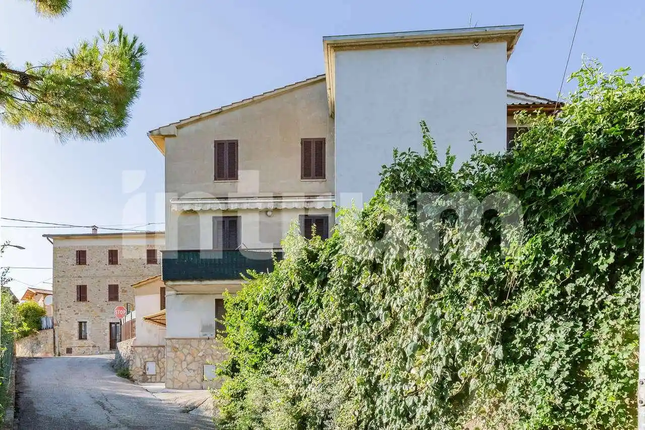Casa indipendente in vendita a Perugia
