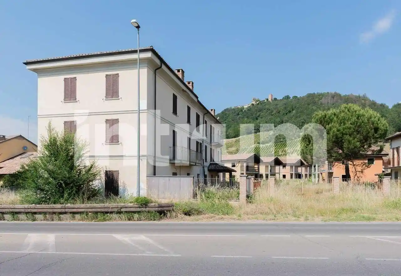 Palazzo - Edificio in vendita a Rivanazzano Terme