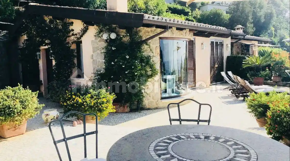 Villa bifamiliare via piazza Palatina 17, Panoramica, Terracina - foto 2