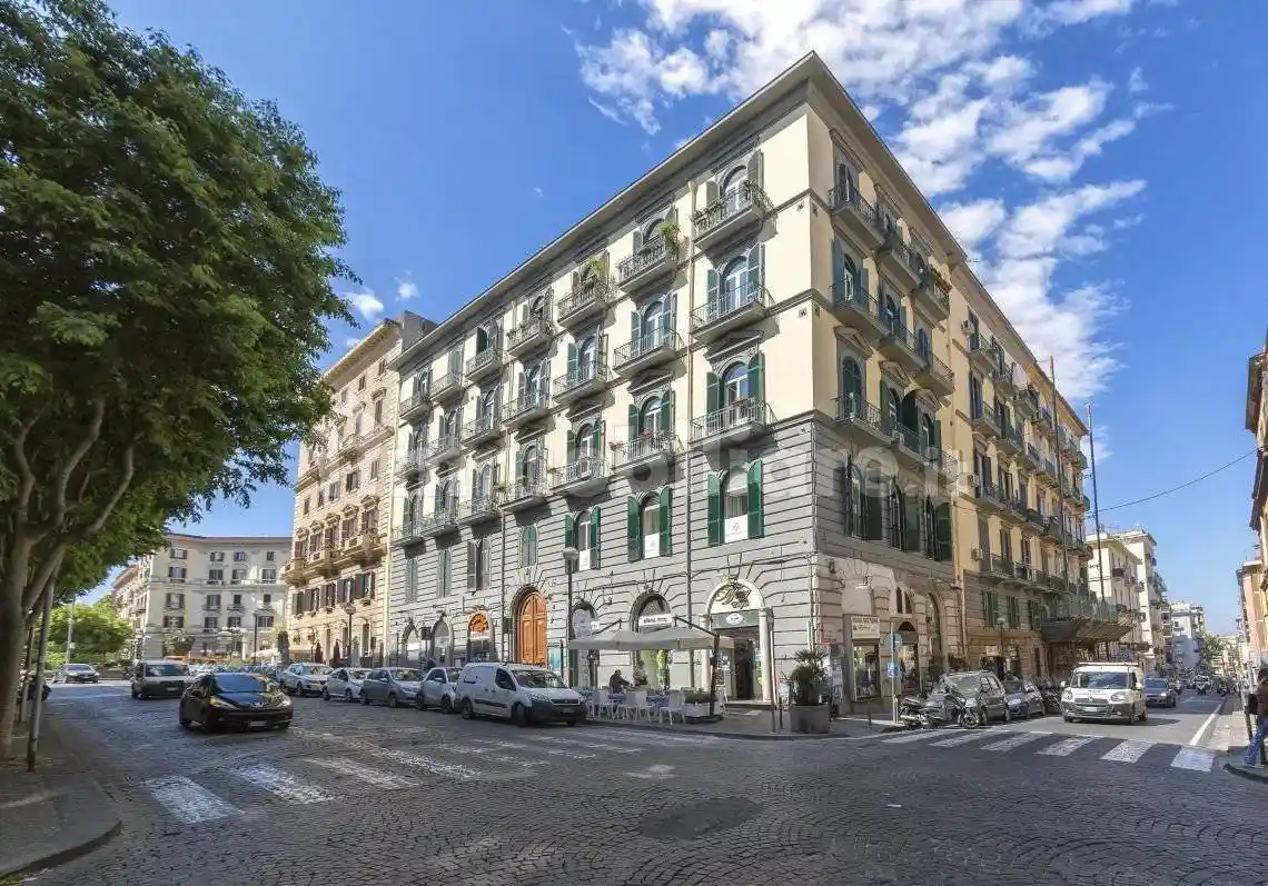 Appartamento in vendita a Napoli