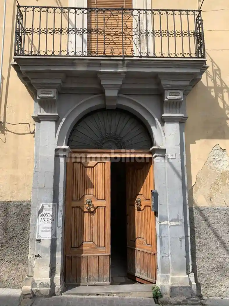 Palazzo - Edificio in vendita a Vizzini