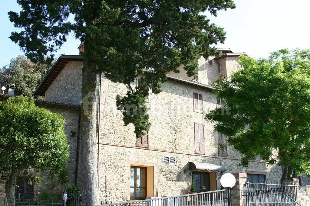 Palazzo - Edificio in vendita a San Venanzo