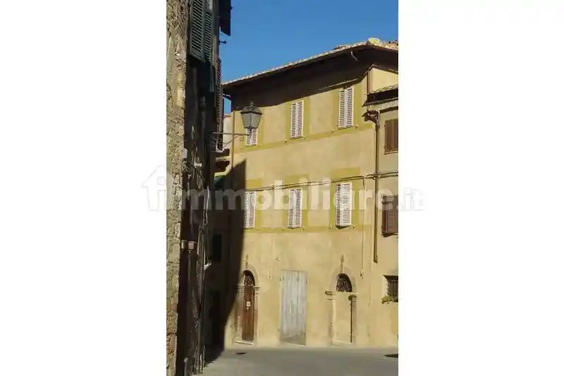 Palazzo - Edificio in vendita a San Quirico d'Orcia