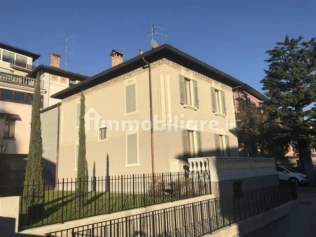 Villa in vendita a Clusone