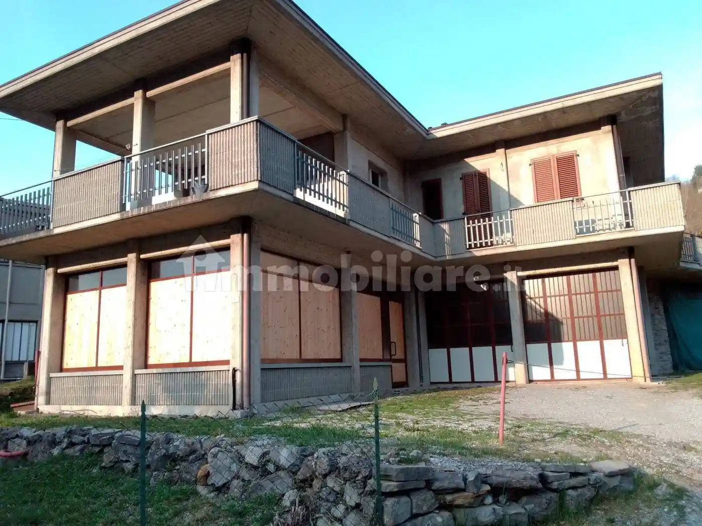 Palazzo - Edificio in vendita a Sant'Omobono Terme