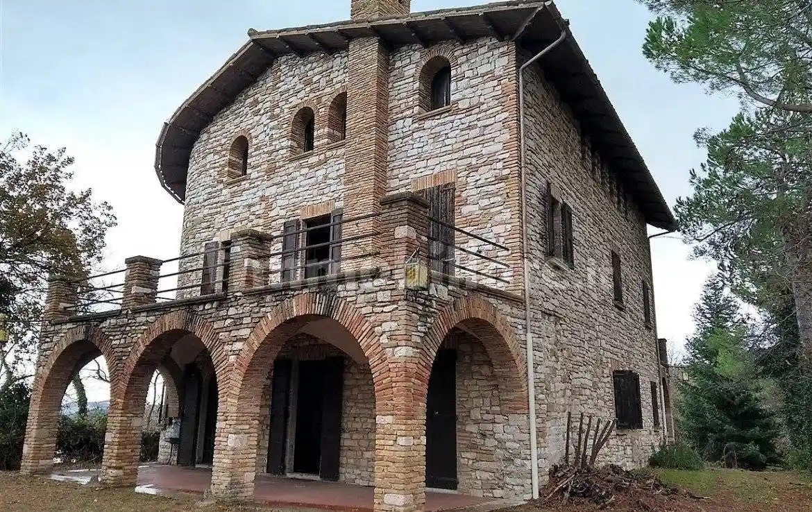 Villa in vendita a Pergola