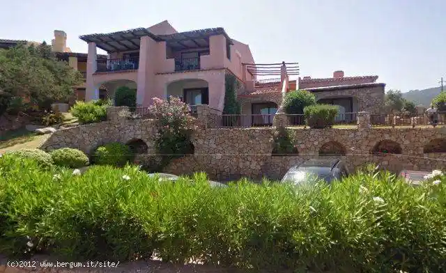 Appartamento in vendita a Arzachena