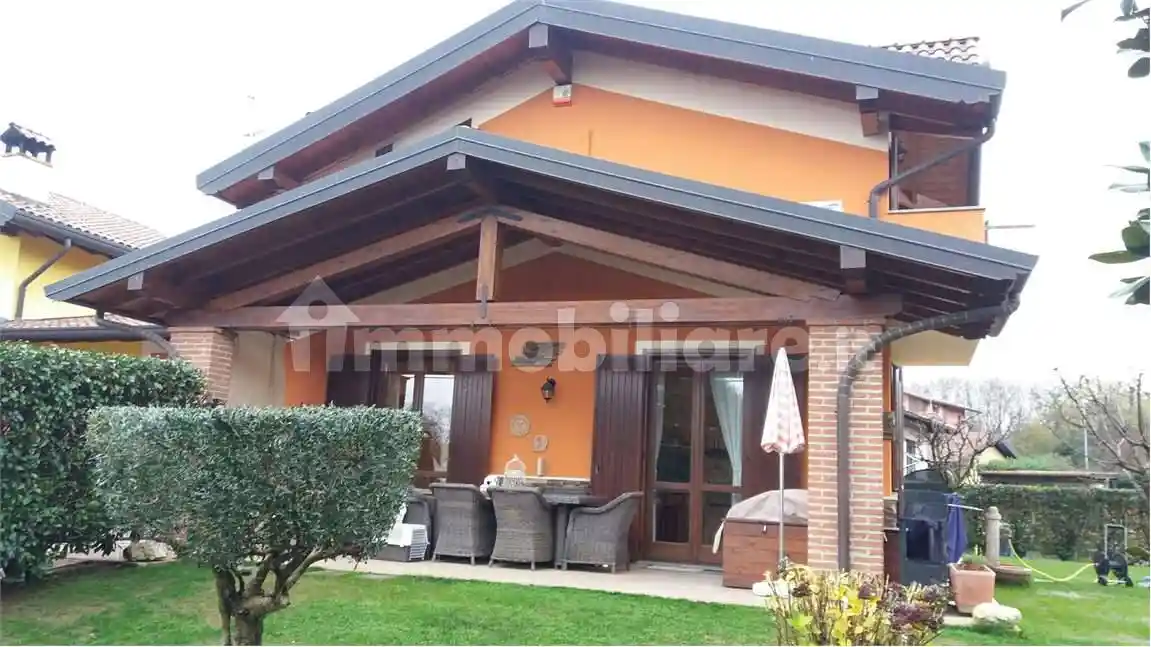 Villa in vendita a Gattico-Veruno