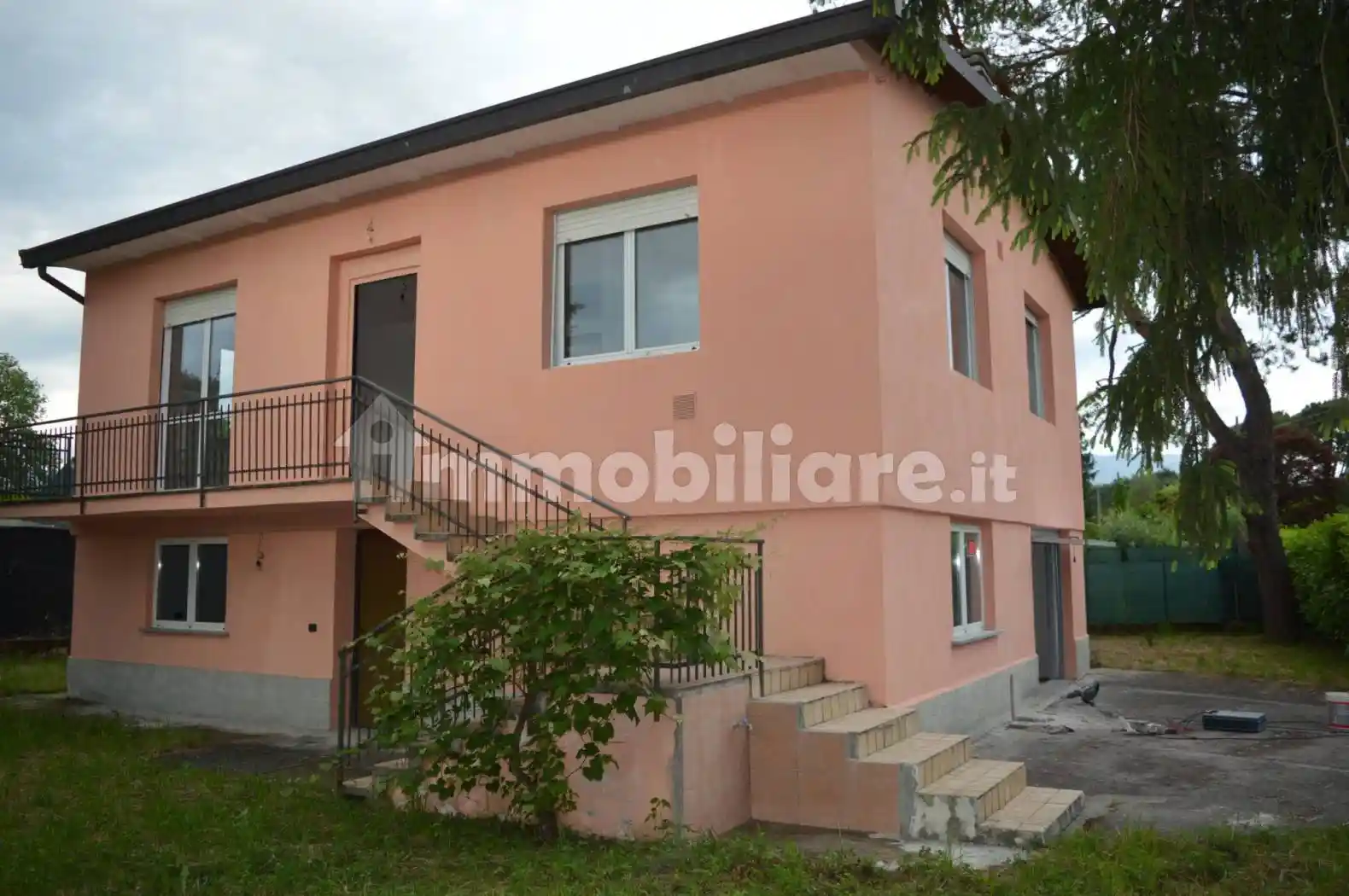 Villa in vendita a Brebbia