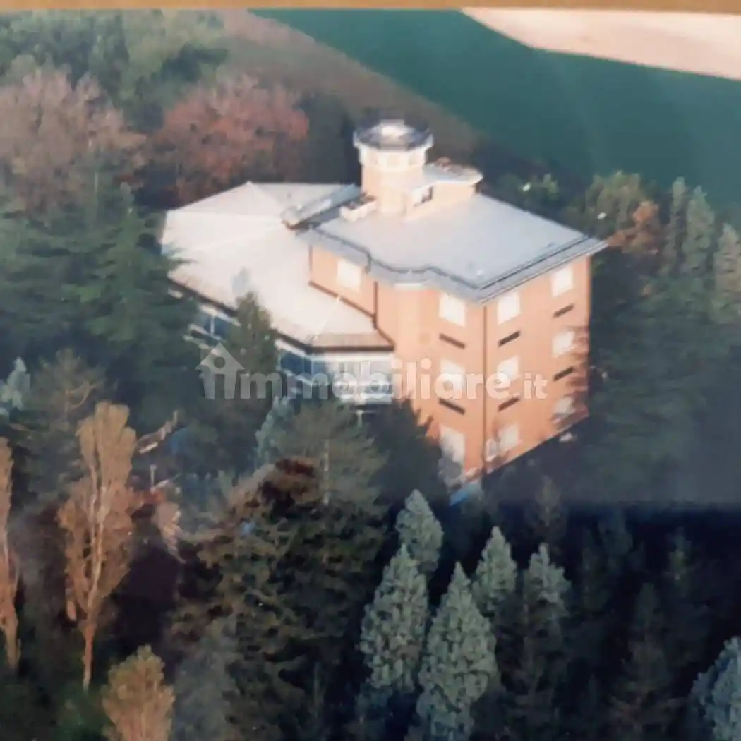 Palazzo - Edificio in vendita a Salsomaggiore Terme