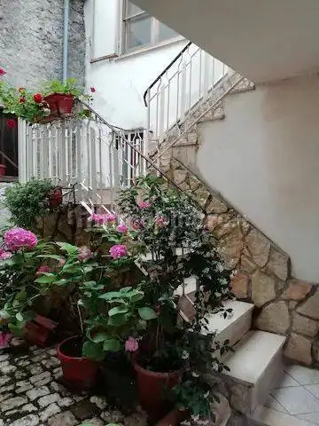 Appartamento in vendita a Roccamandolfi